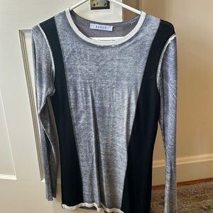 Light weight sweater
